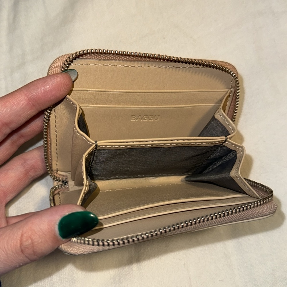 BAGGU leather zip wallet